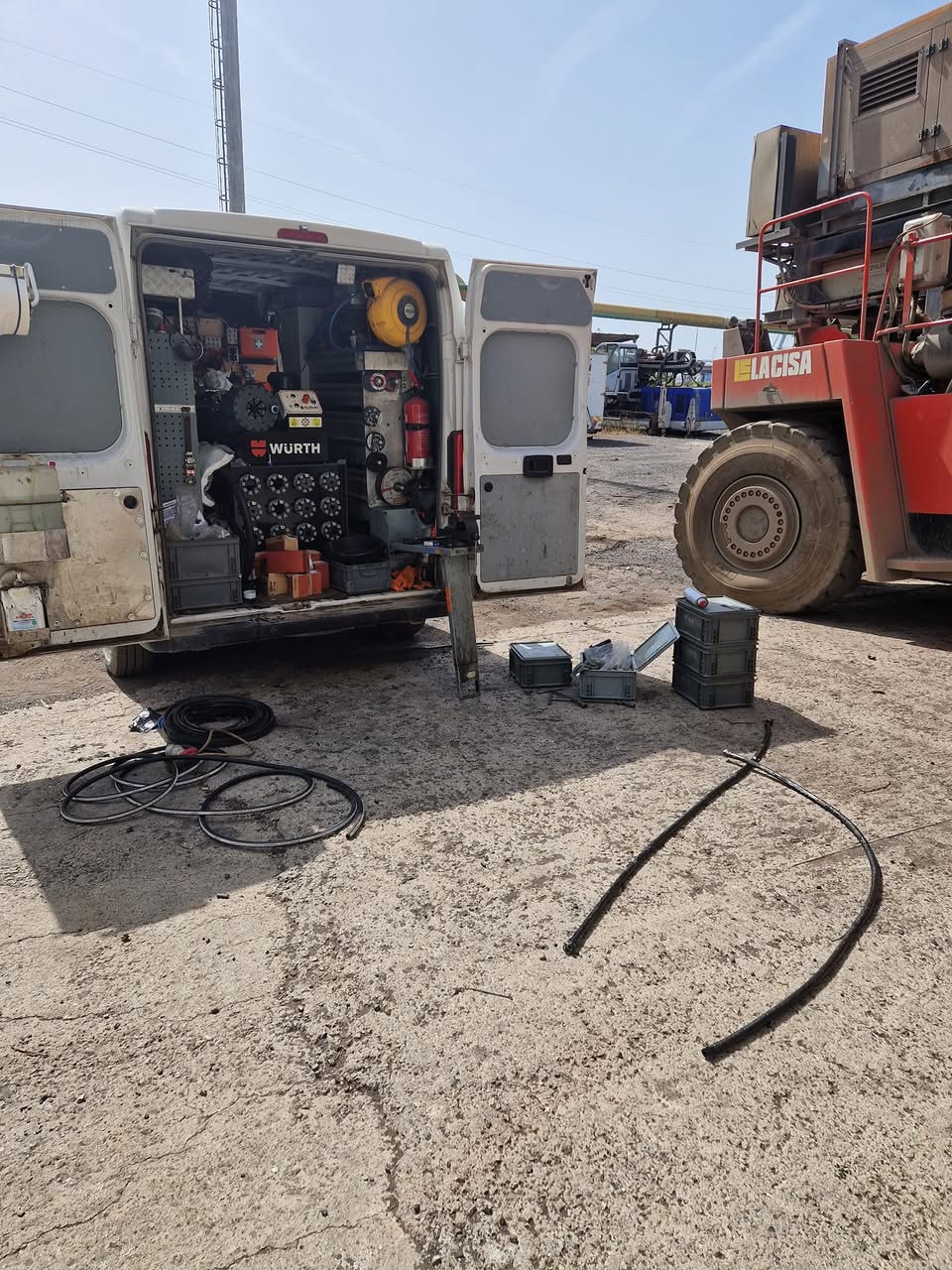 Officina mobile Ducato attrezzata per interventi oleodinamici in cantiere